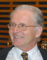 Dr. Mark� J�zsef szabadalmi �gyviv�